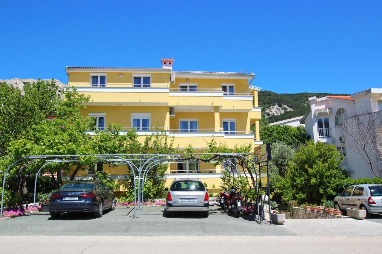 Apartments With A Parking Space Baska, Krk - 18716 Exteriér fotografie